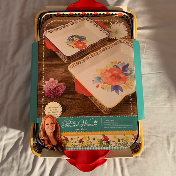 The Pioneer Woman Other - Pioneer Woman 2 Piece Bake Set